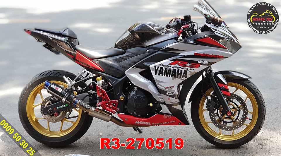 Yamaha R3 dán tem trùm phong cách thể thao