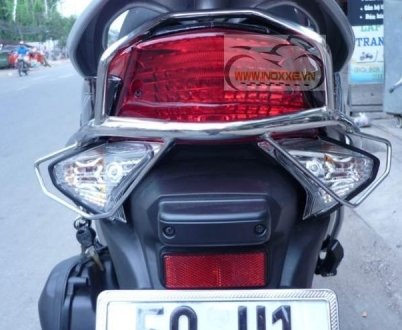 Khung bảo vệ  xe Vespa kiểu thường