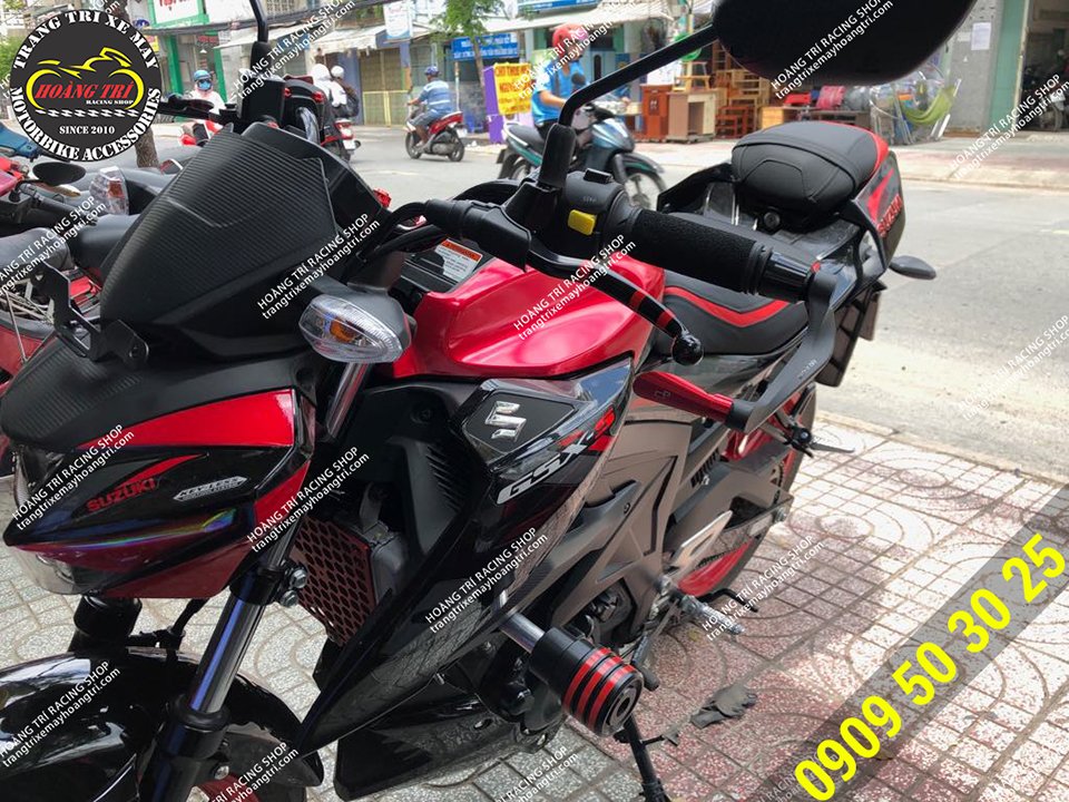 Suzuki GSX màu đỏ diện bảo vệ tay thắng Lightech màu đỏ