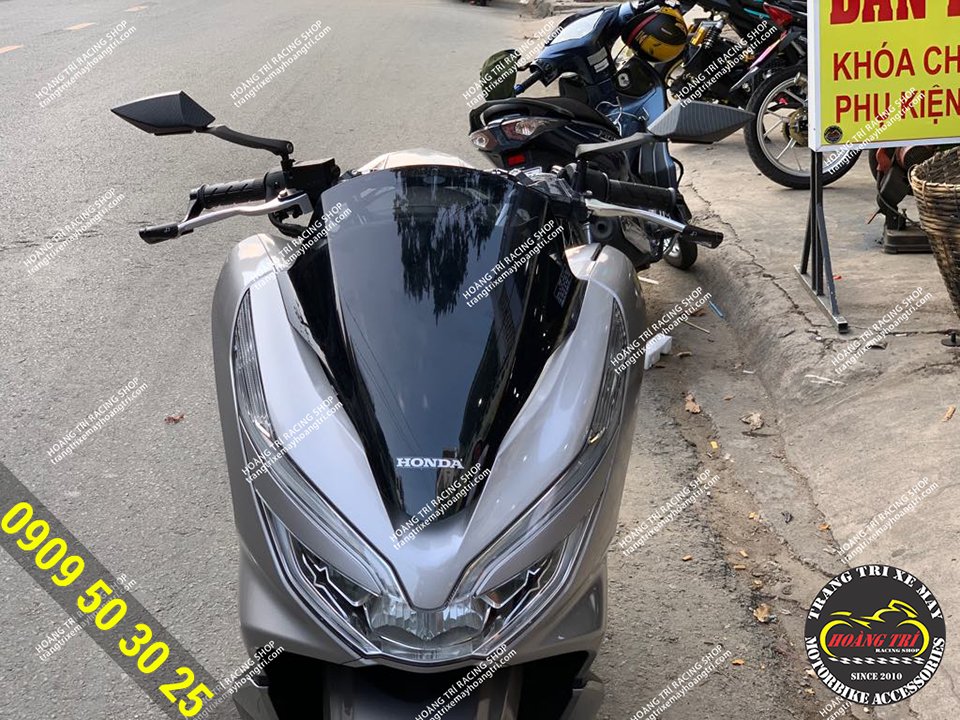 Toàn cảnh chiết PCX 2018 sau khi được trang bị bảo vệ tay thắng Lightech