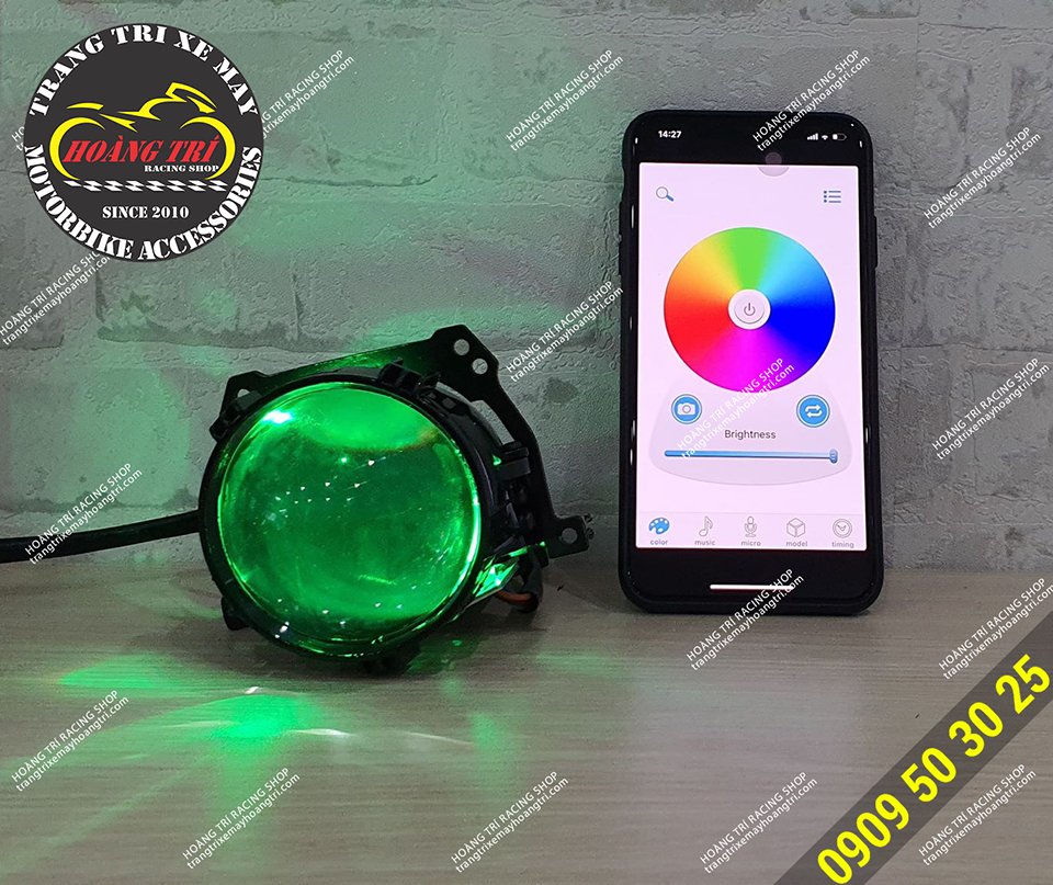 Super bright Led ball light with built-in Demi light changing color by phone Choosing green
