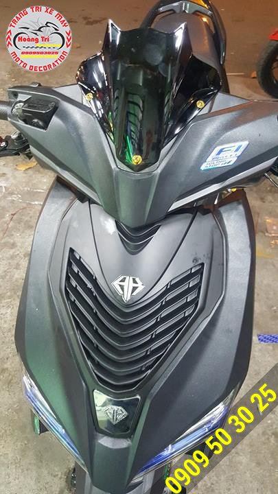 Unique style when attaching transparent headlight crowns to Airblade 2016