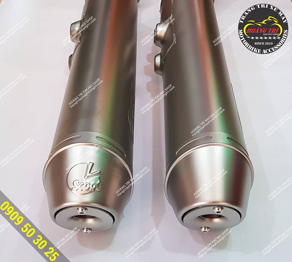 Comparison of 4Road F exhaust with Leo Logo (Left) and 4road exhaust without logo (right)