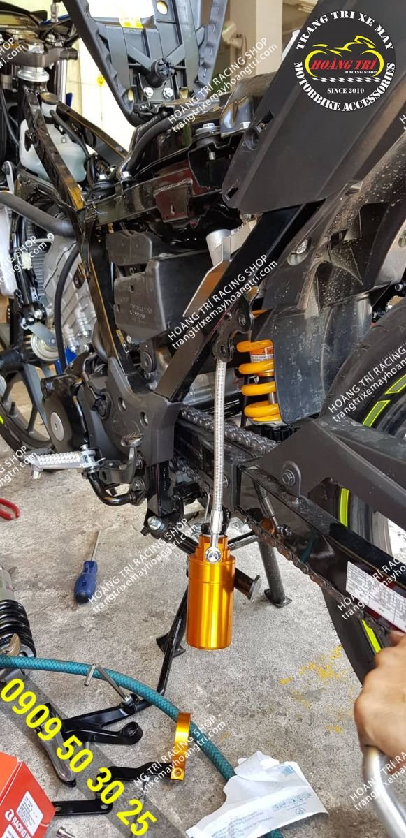 There are a few more stages to complete the Ohlins F fork version for Satria