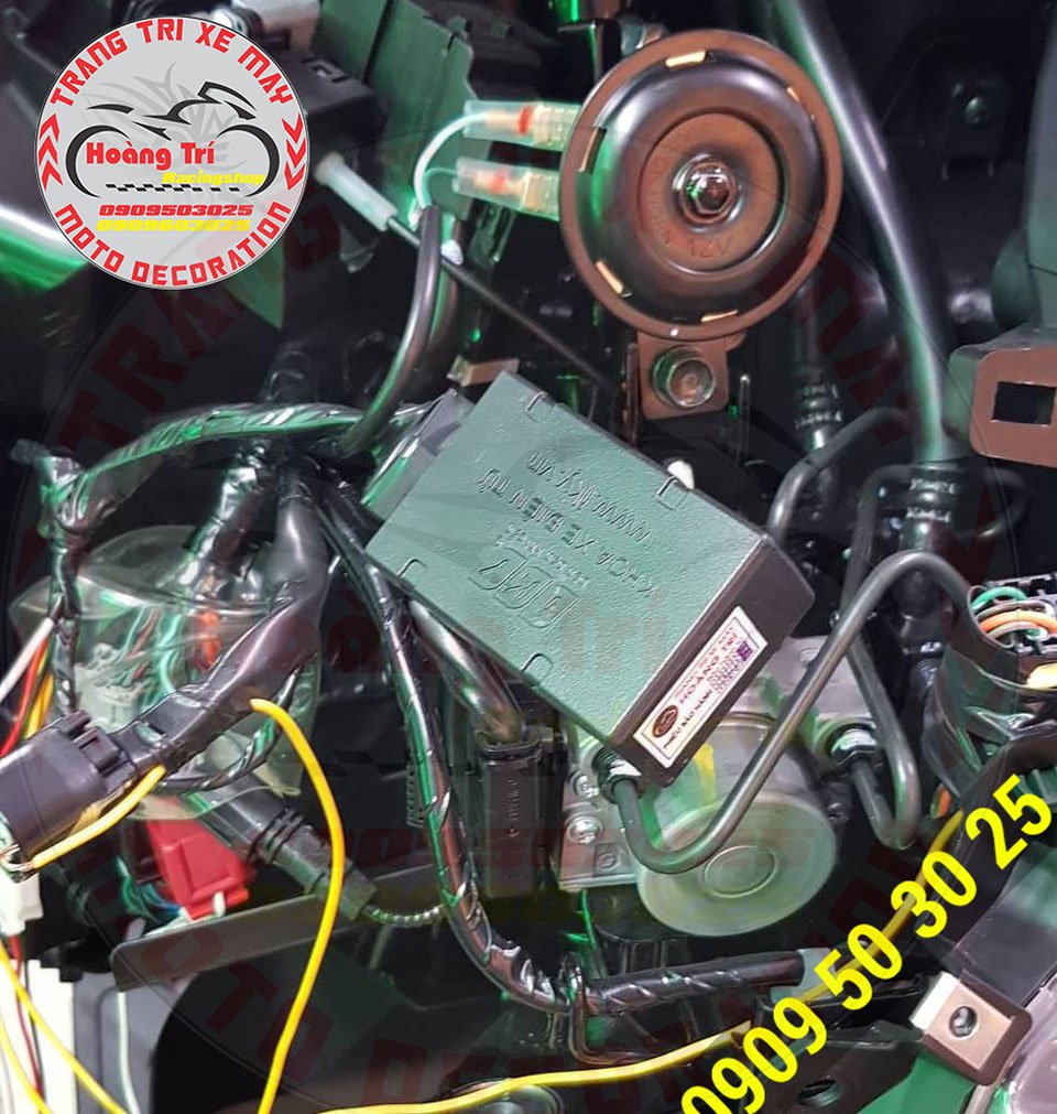 Close-up of the IKY Smartkey set integrated on the HONDA Smartkey lock