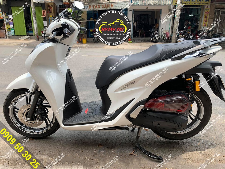 The SH 2020 is white with transparent exhaust and SH 2020 air filter