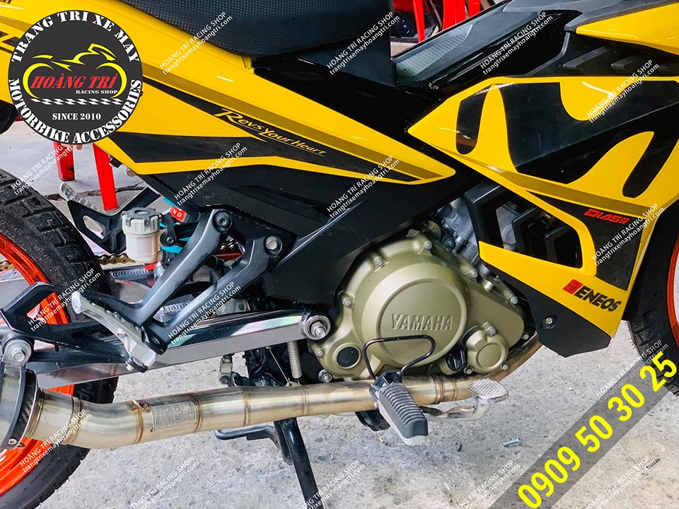 Add a yellow Exciter 150 with a FZ 150 . engine block