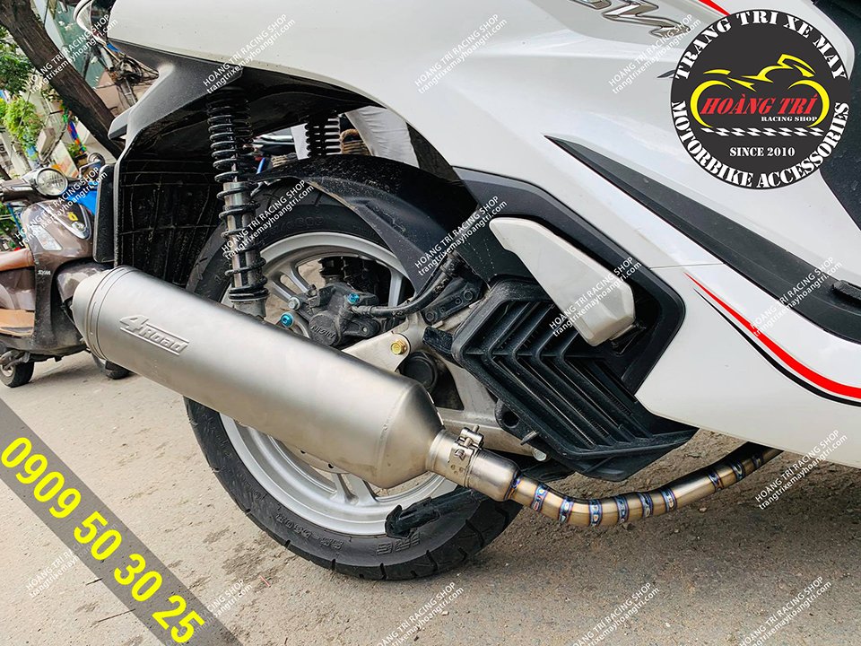 Titanium exhaust goes with 4road exhaust is standard