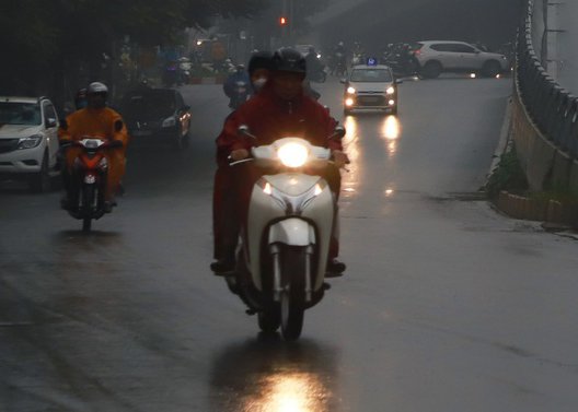 Việt Nam đang đề nghị điều khoản bật đèn cả ngày và đêm (Đèn Daytime Running Light)