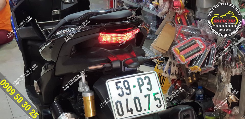The rear light is equipped with an L19 Spirit Beast lamp