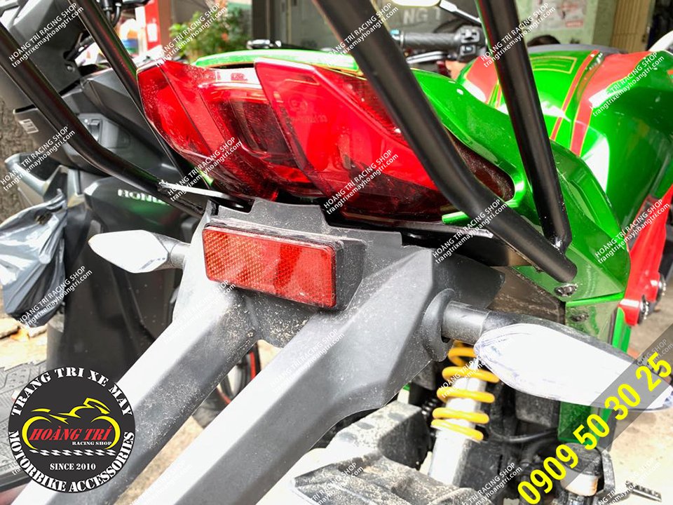 Cận cảnh chi tiết chất lượng baga sau nối dài Ducati Monster