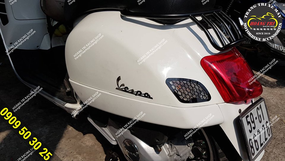 Sản phẩm được lắp đặt tại vị trí xi nhan sau Vespa GTS