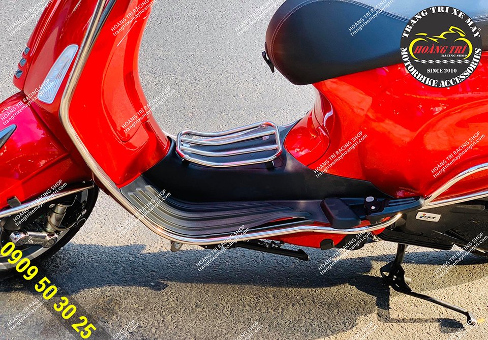 Baga sàn phối hợp cùng khung bảo vệ Vespa Primavera