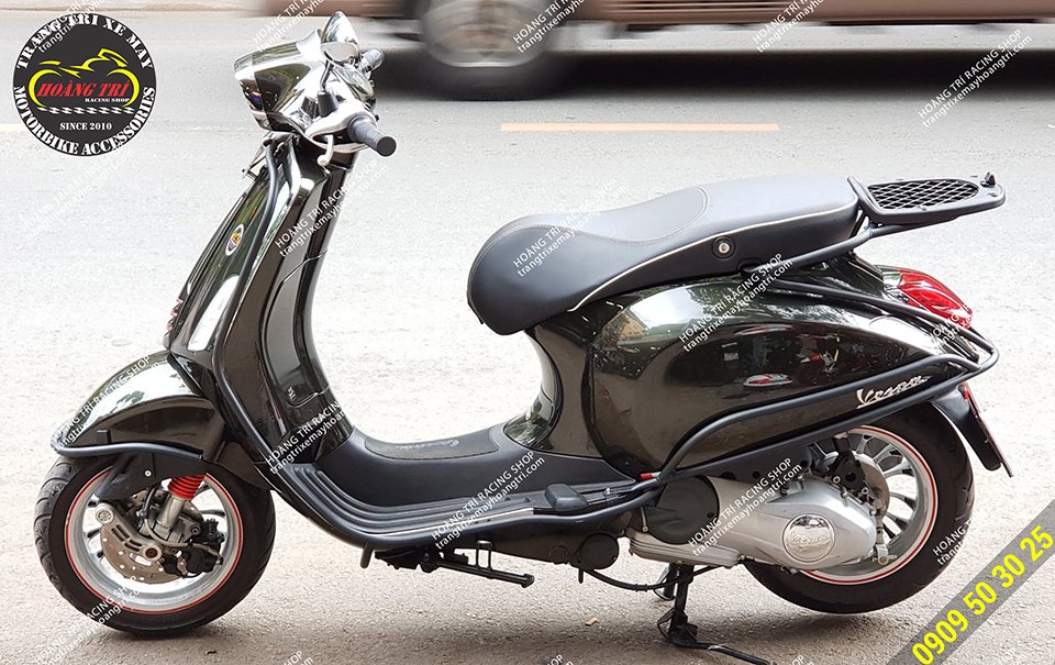 Toàn cảnh xế cưng sau khi lắp đặt baga sau 2 chức năng cho Vespa Sprint