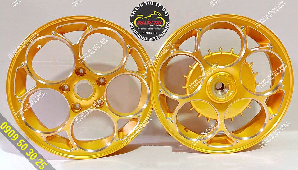 Close-up details of X1R cast aluminum wheels with Vespa Sprint - Vespa Primavera - Vespa GTS in yellow