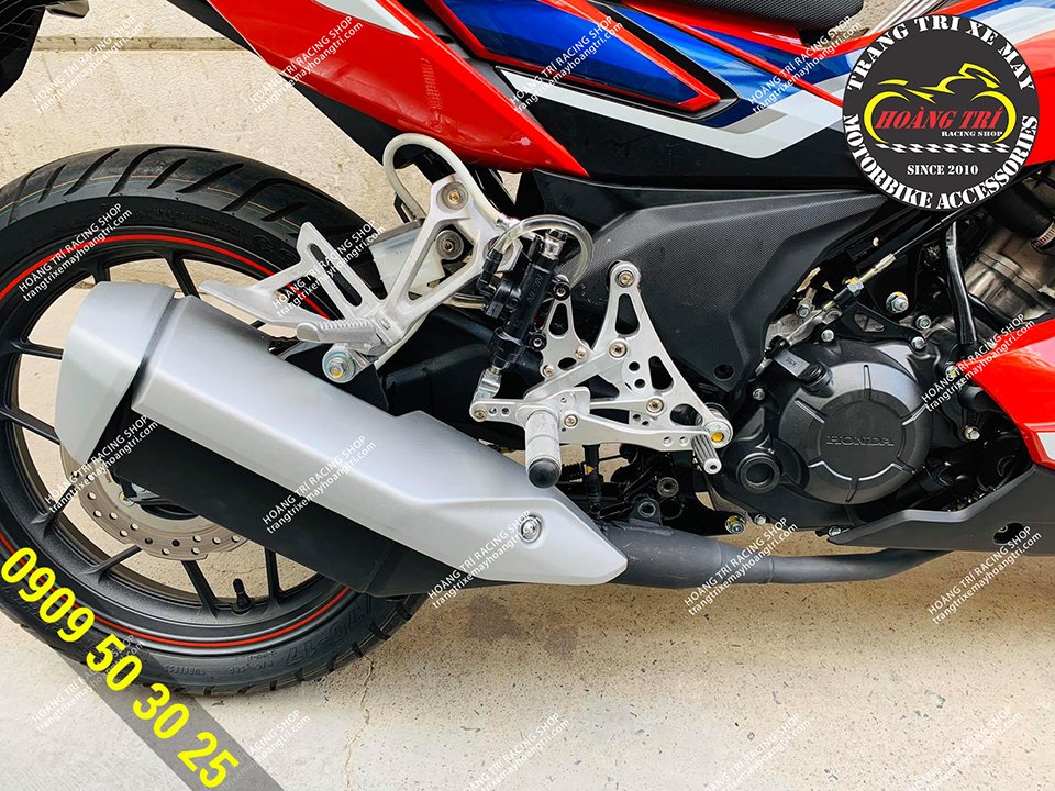 Winner X is equipped with a white Yoshimura single broken number set