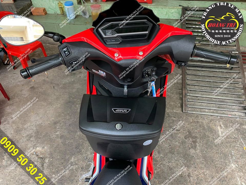 Givi G12N box has been equipped for Winner X