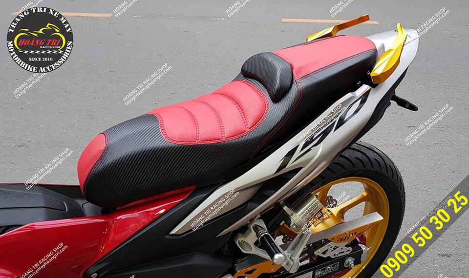 Red and black double-decker saddle has been installed for Winner X