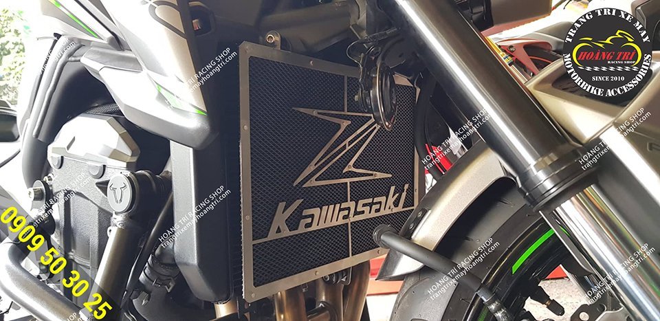 Kawasaki Z900 trang bị sản phẩm che két nước Z900